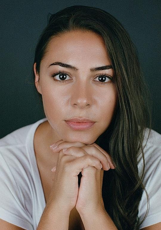 苏菲·汗·莱维 Sophie Khan Levy照片