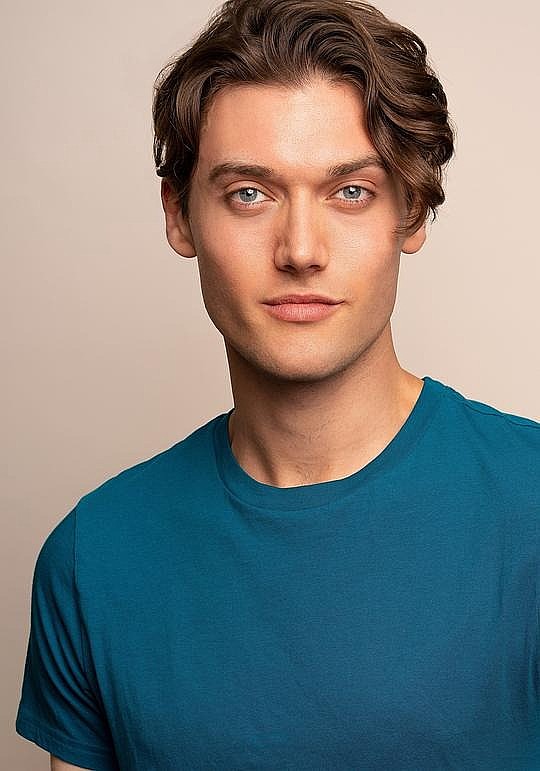 卢克·米灵顿-德雷克 Luke Millington-Drake照片