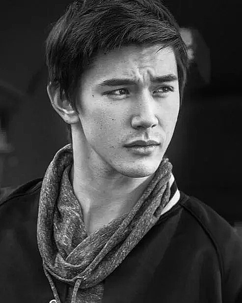 康纳·约翰斯顿 Connor Johnston照片