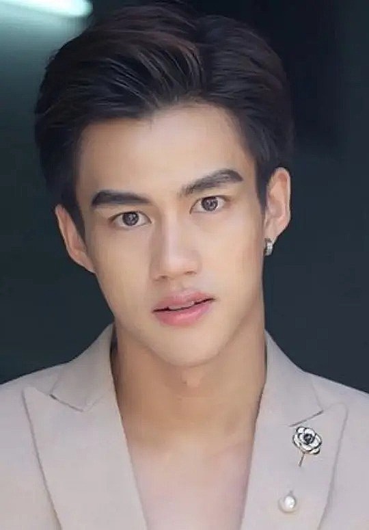 帕沙考恩·桑拉塔纳 Pasakorn Sanrattana照片