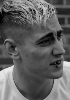 迈克尔·索恰 Michael Socha照片