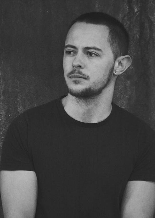 艾略特·詹姆斯·朗格里奇 Elliot James Langridge照片