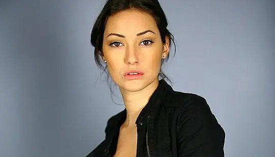 拉卢卡·阿普罗杜 Raluca Aprodu照片