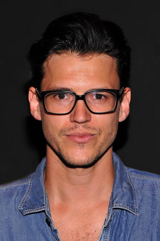 阿利斯泰尔·班克斯·格里芬 Alistair Banks Griffin照片