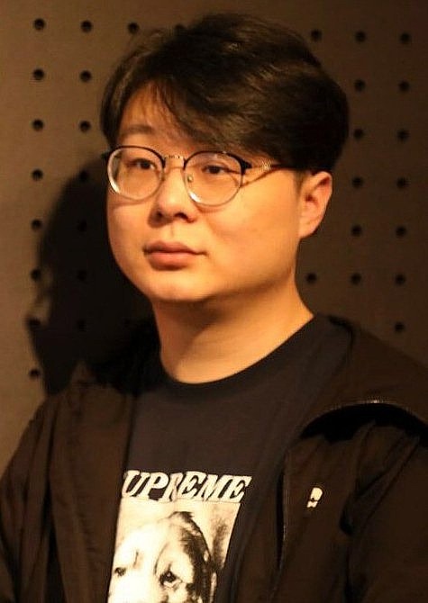 陈啸照片