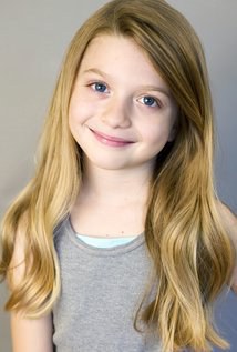 克洛伊·佩兰 Chloe Perrin照片