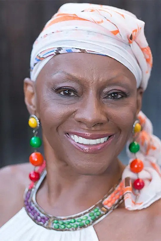 Youlanda Davis照片