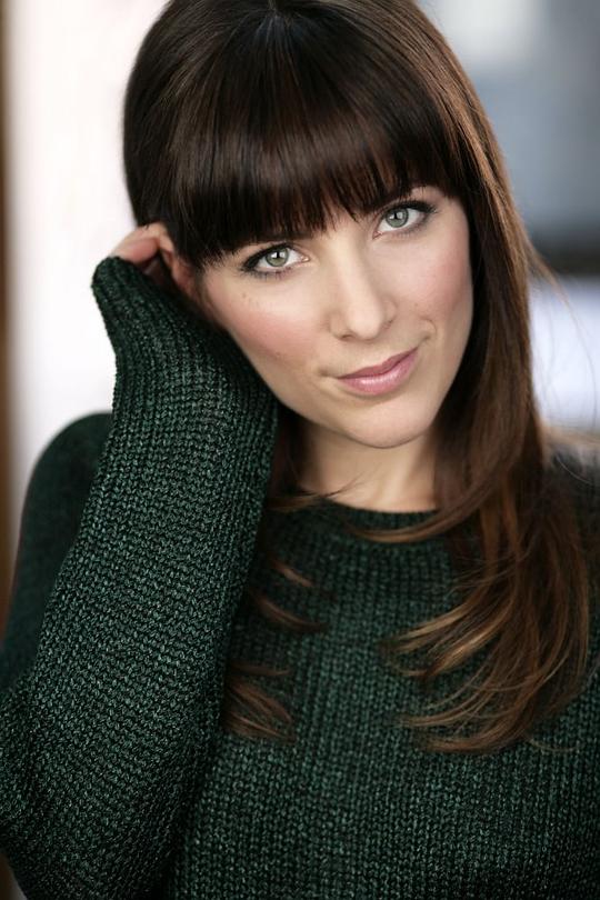 露西·波尔 Lucie Pohl照片