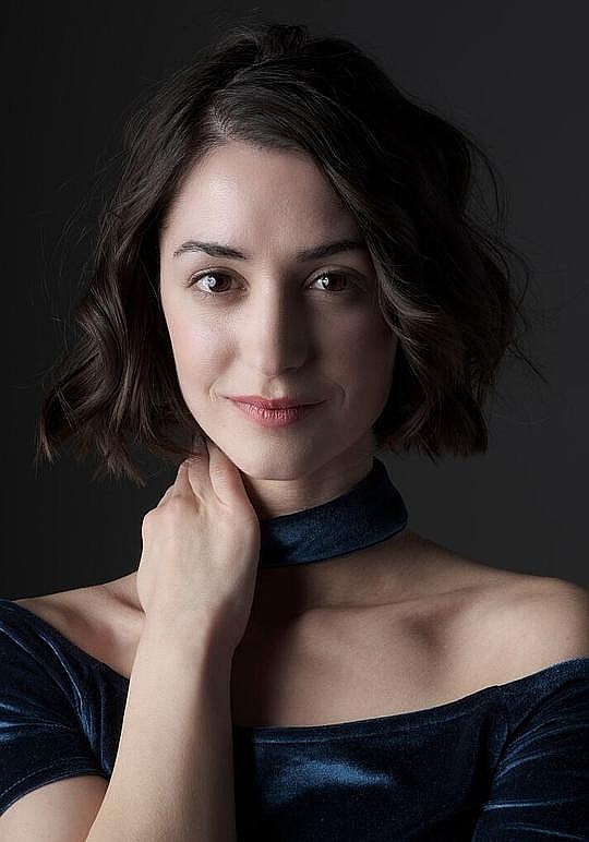 莎拉·施密特 Sara Schmidt照片