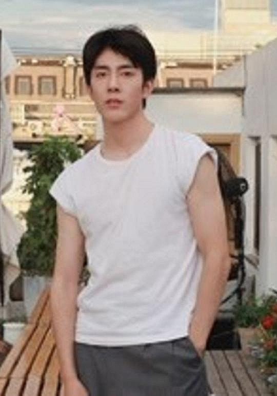 李佳琛 Jia Chen Li照片