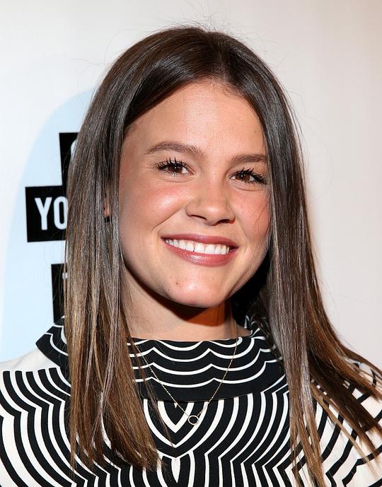 索茜·贝肯 Sosie Bacon照片