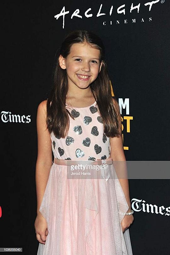 布伦娜·谢尔曼 Brenna Sherman照片