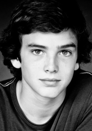 迪伦·海耶斯 Dylan Hayes照片