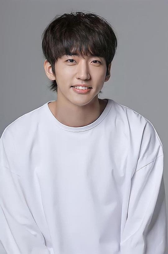 李承允 Seung-yoon Lee照片
