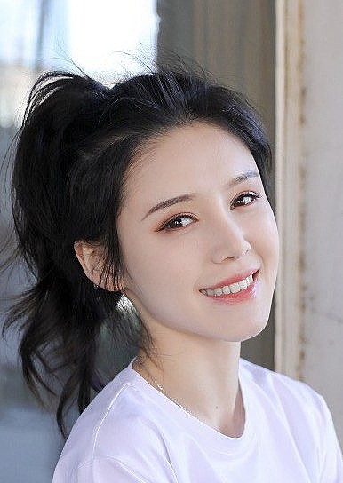 姜十七照片