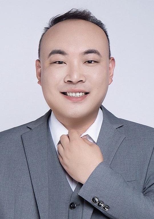 张磊照片