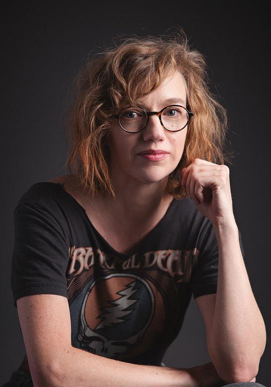 埃梅莉·马赫达维安 Emelie Mahdavian照片