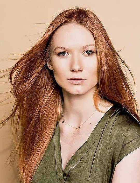 卡塔尔齐娜·达布罗斯卡 Katarzyna Dabrowska照片