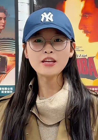 何纯 Chun He照片