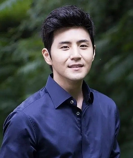 张熙雄 Hee-woong Jang照片