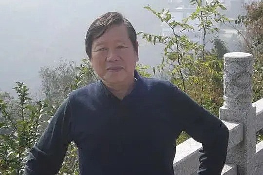 周震亚 Zhenya Zhou照片