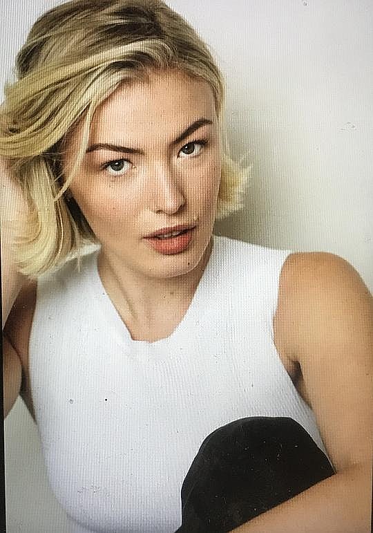 夏洛特·卡文纳 Charlotte Kavanagh照片