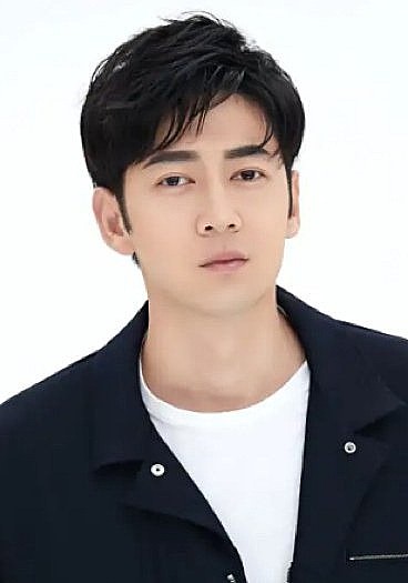 丁映智 Yingzhi Ding照片