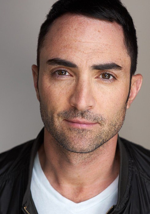Darren Capozzi照片