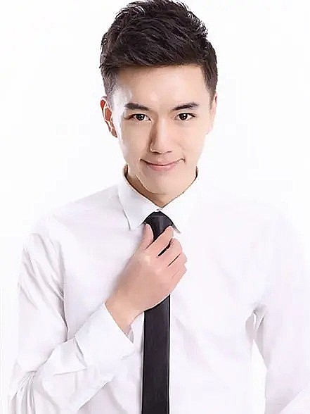 江屹尘 Yichen Jiang照片