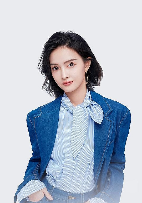 杨舒亦 YiYi照片
