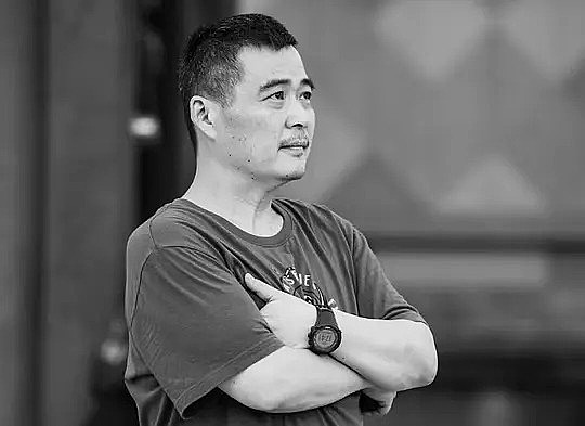谢律 Lü Xie照片
