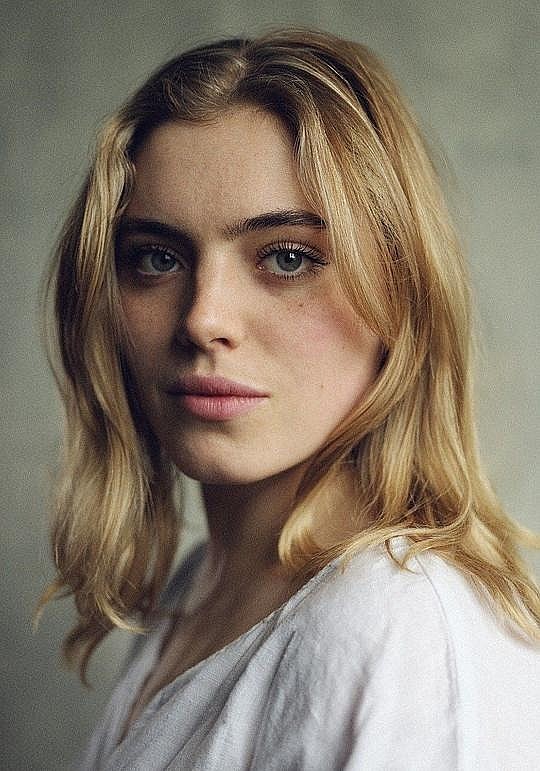 贝拉·麦克莱恩 Bella Maclean照片