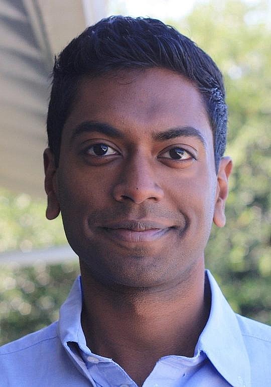 瓦利·钱德拉瑟卡兰 Vali Chandrasekaran照片