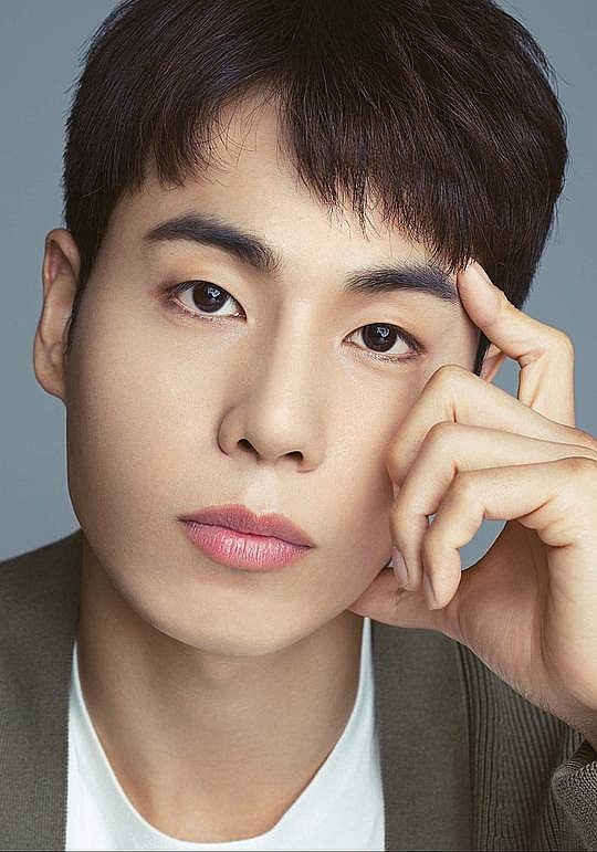 罗贤宇 Na Hyun Woo照片