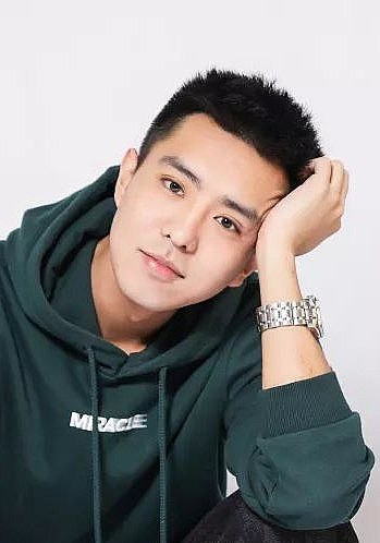 弋凡 Fan Yi照片