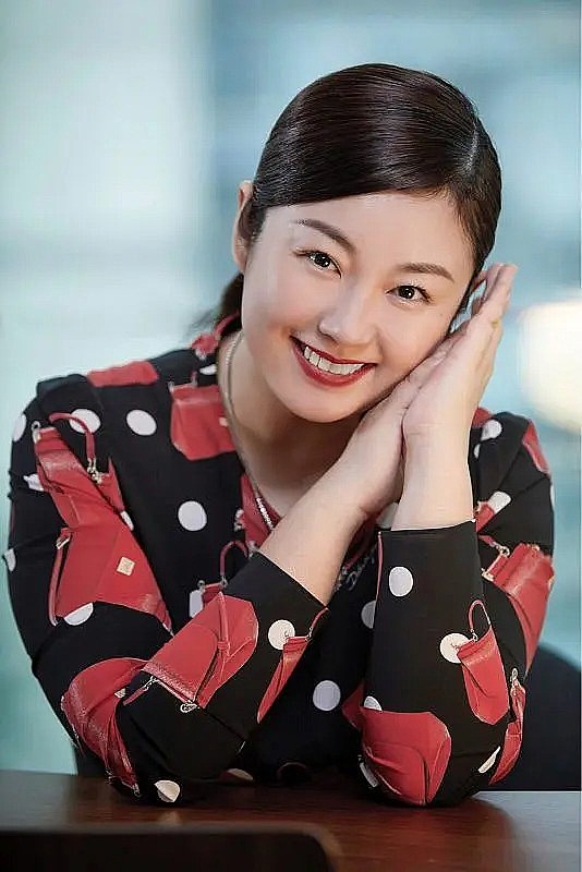 贾轶群 Yiqun Jia照片