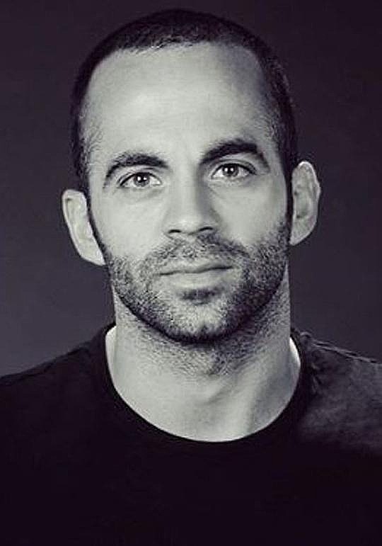 Sinan Sicimoglu照片