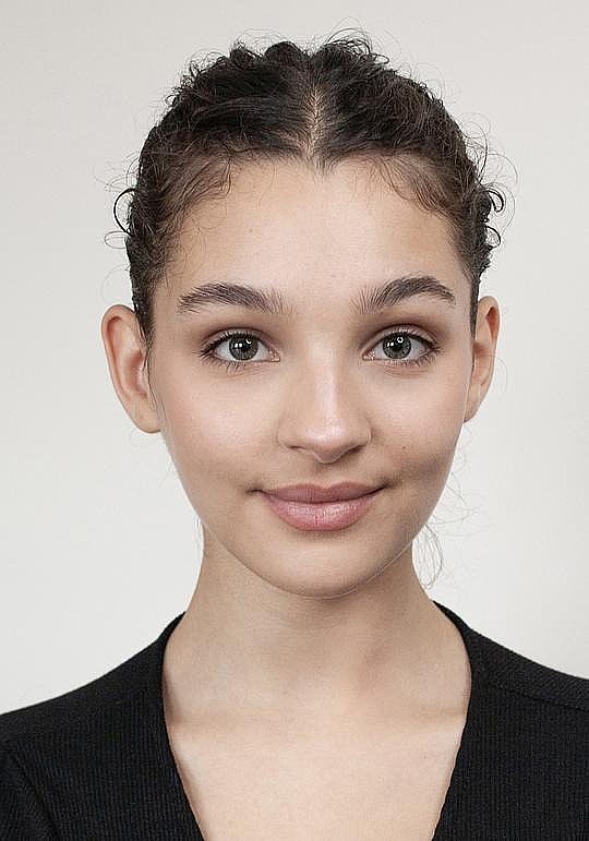 比莉·布勒 Billie Boullet照片
