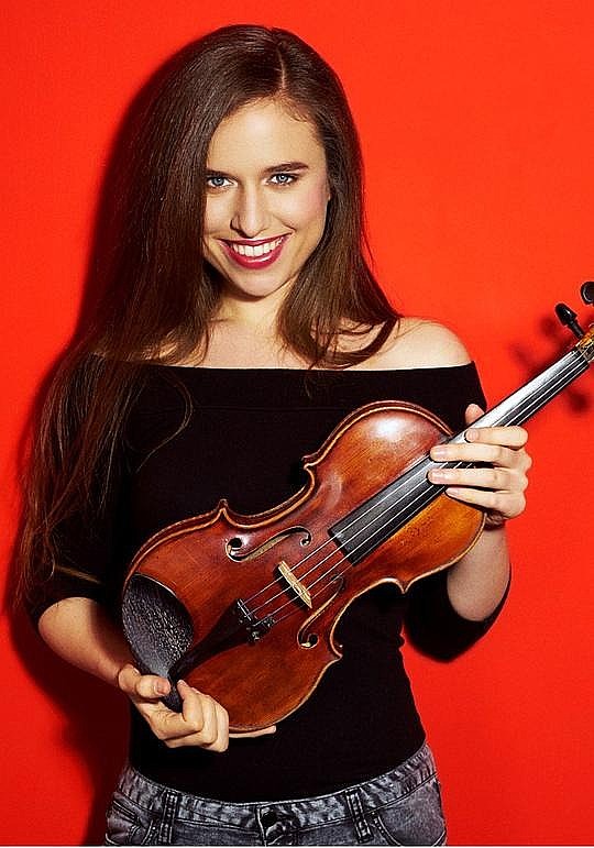 朱莉·萨维赛纳 Julie Svecená照片