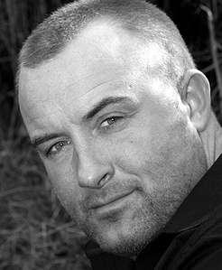 罗斯·奥亨尼西 Ross O'Hennessey照片