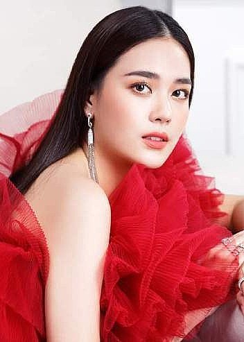 查依莎拉·瓦塔娜娜雯 Chayissara Wattananawin照片