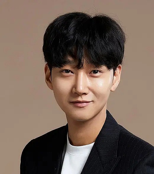 柳霏 Yu Bee照片