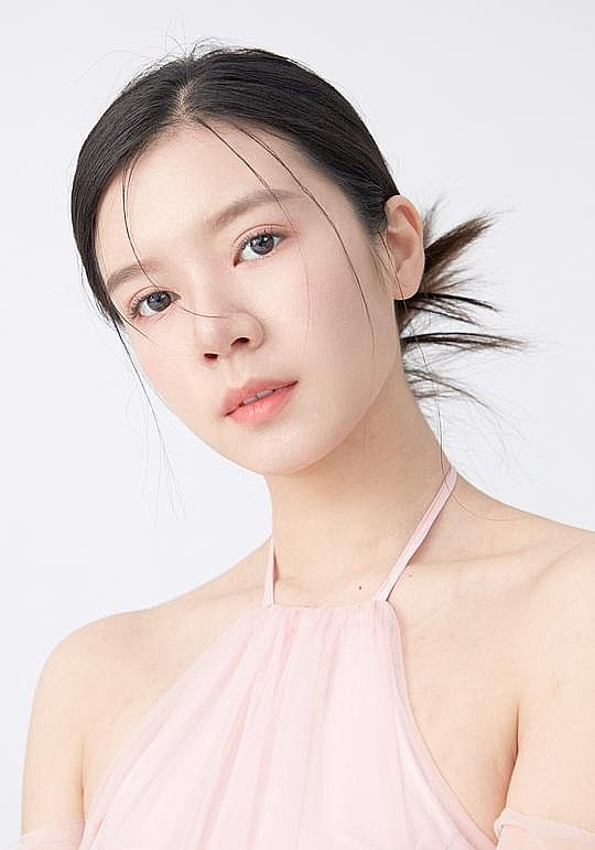 江妍 Yan Jiang照片