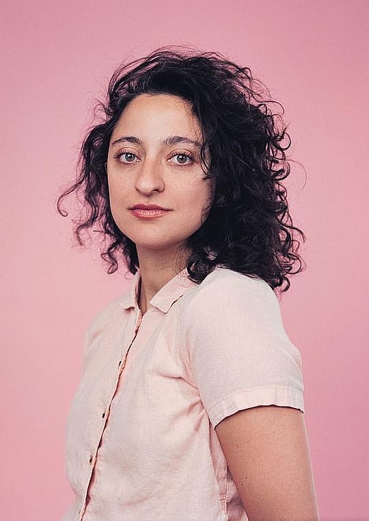 米卓拉·朱哈里 Mitra Jouhari照片