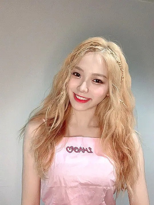 周梓倩 Jennifer Zhou照片