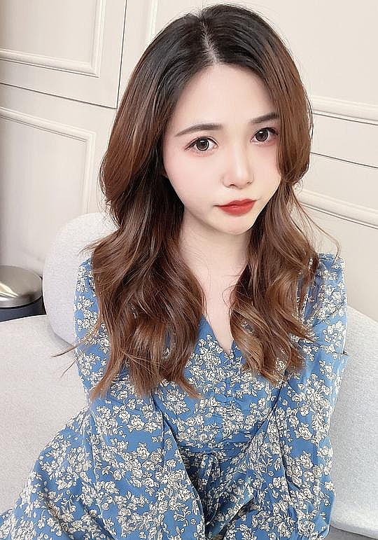 鹿呦呦 Lu You You照片