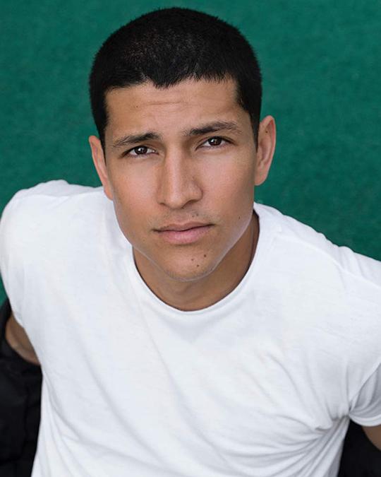 丹尼·拉米雷斯 Danny Ramirez照片