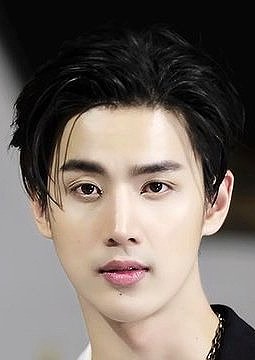 苏帕维·通源 Suppawit Thongyuen照片