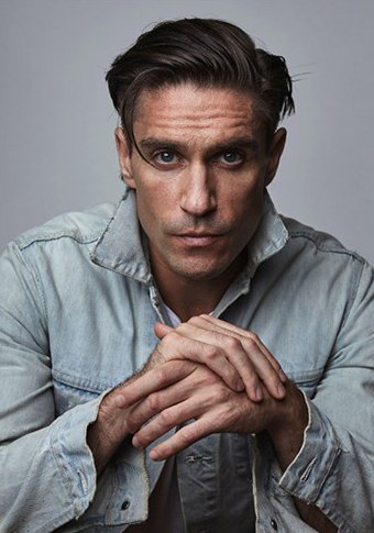 迈克尔·罗 Michael Rowe照片