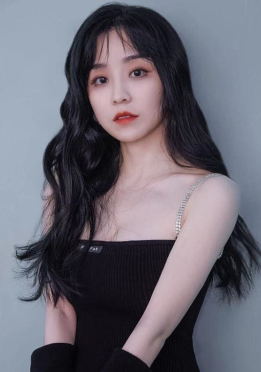 李艺 Yi Li照片